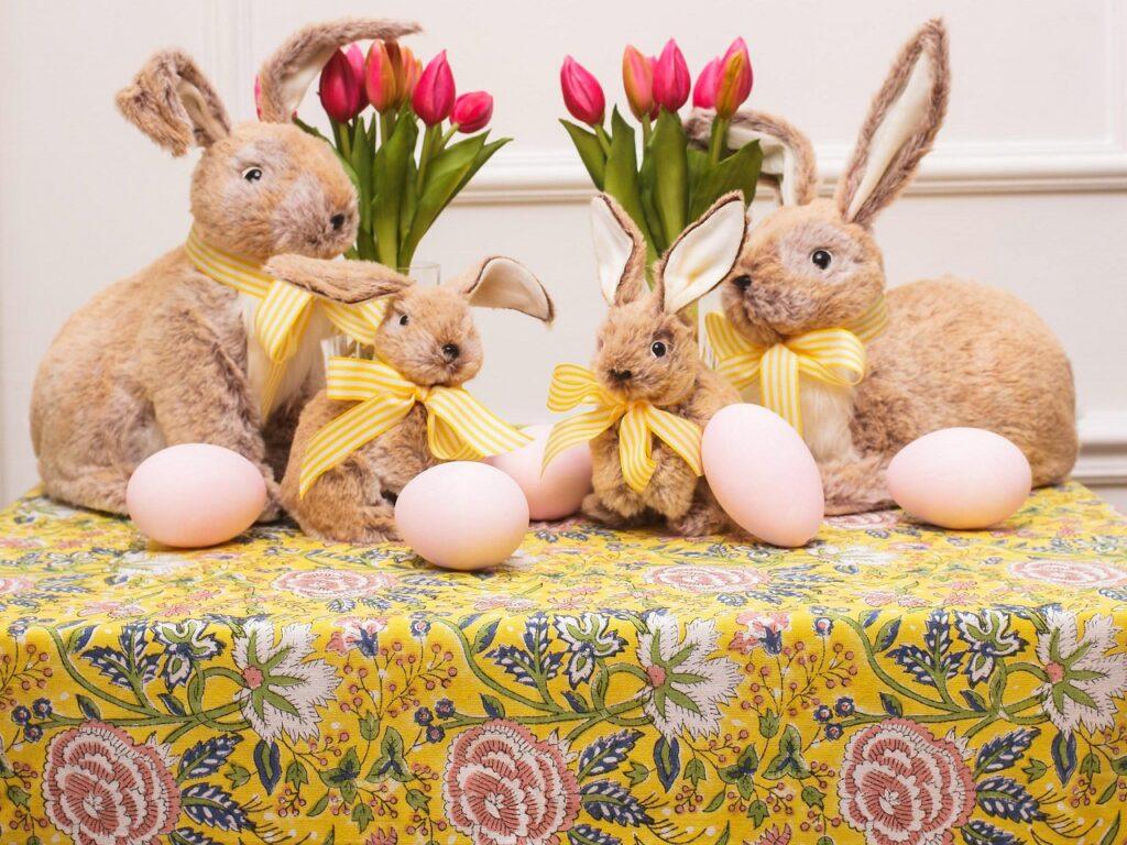 Centerpiece Collection “Eggstra Bunny Charm”