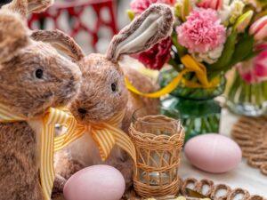 Centerpiece Collection “Eggstra Bunny Charm”